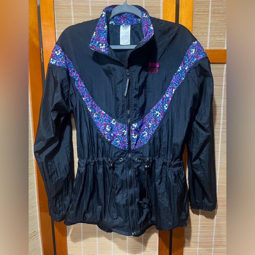 Vintage 90’s INsport black windbreaker, size M